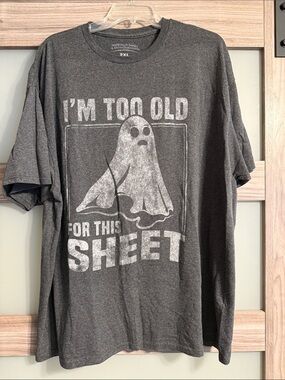 Official Sea World Graphice Tee - Grey "I'm Too Old For This Sheet" 2XL